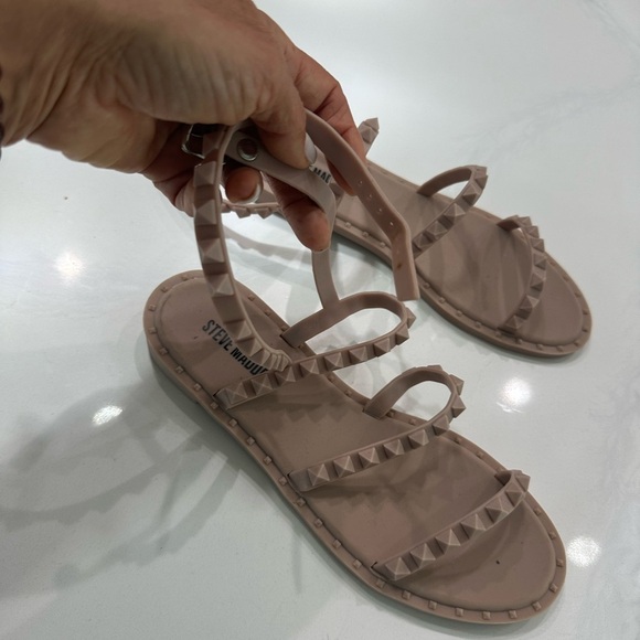 Steve Madden Pink Gladiator Sandals with Studded Details - Picture 3 of 3